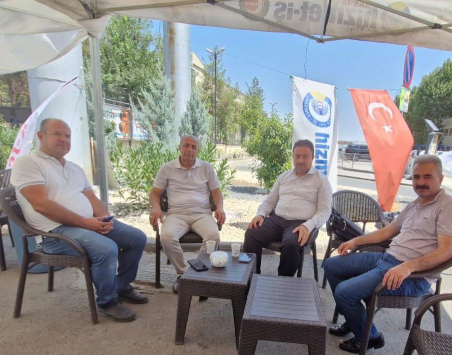 TERÖRSÜZ TÜRKİYE " UMURLARINDA DEĞİL  VARSA YOKSA EMEKÇİ KIYIMI  - Görsel 3
