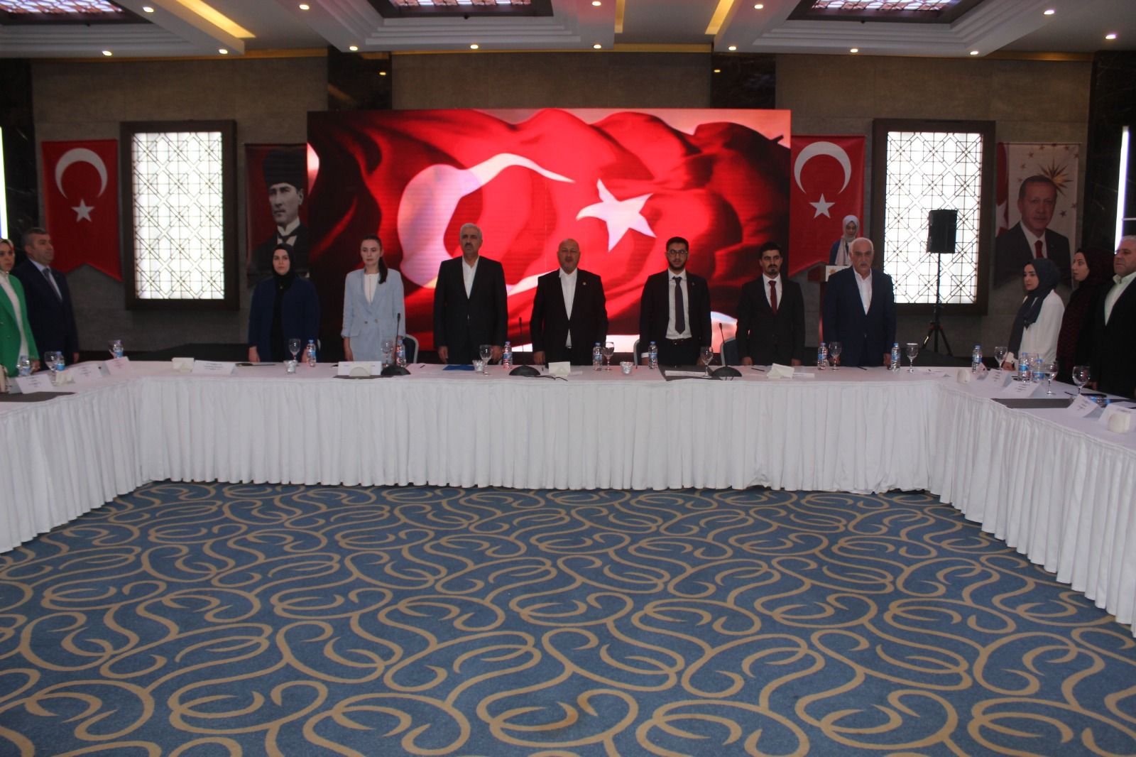 AK Parti, Diyarbakır’da Bölgesel Sivil Toplum ve Halkla İlişkiler Toplantısı Gerçekleştirdi - Görsel 1
