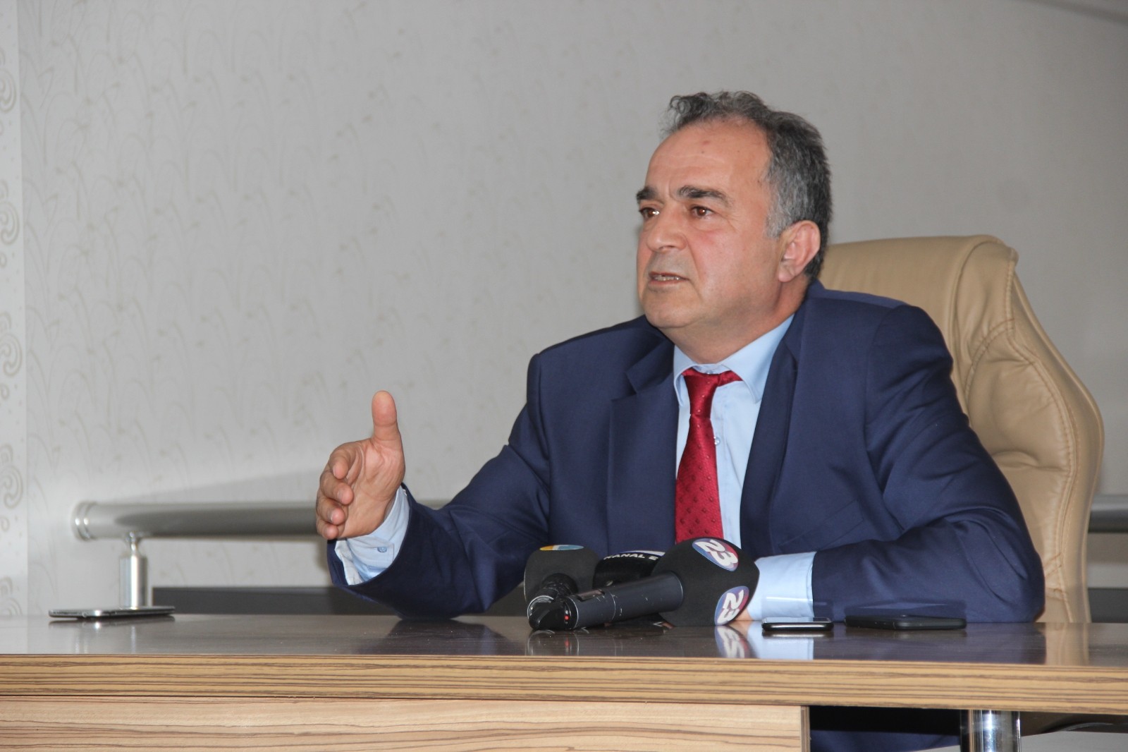 ESKİ BAŞKANDAN BÖLGE KULÜPLERİNE ALT YAPI ELEŞTİRİSİ - Görsel 1