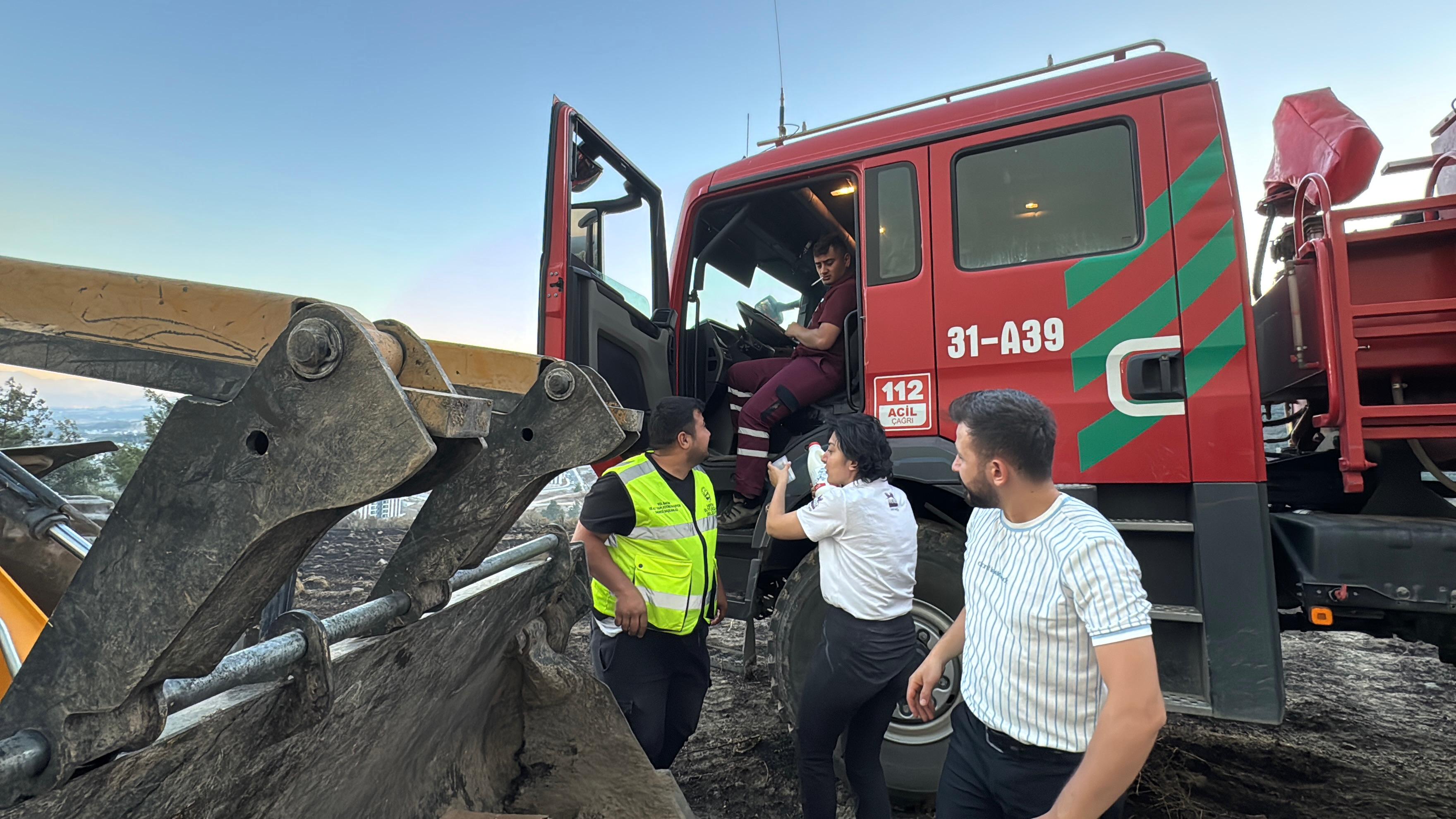 Ülkem Okuyor Derneği’ne Hatay’daki Yangınlardaki Çabaları Nedeniyle Teşekkür Belgesi - Görsel 1