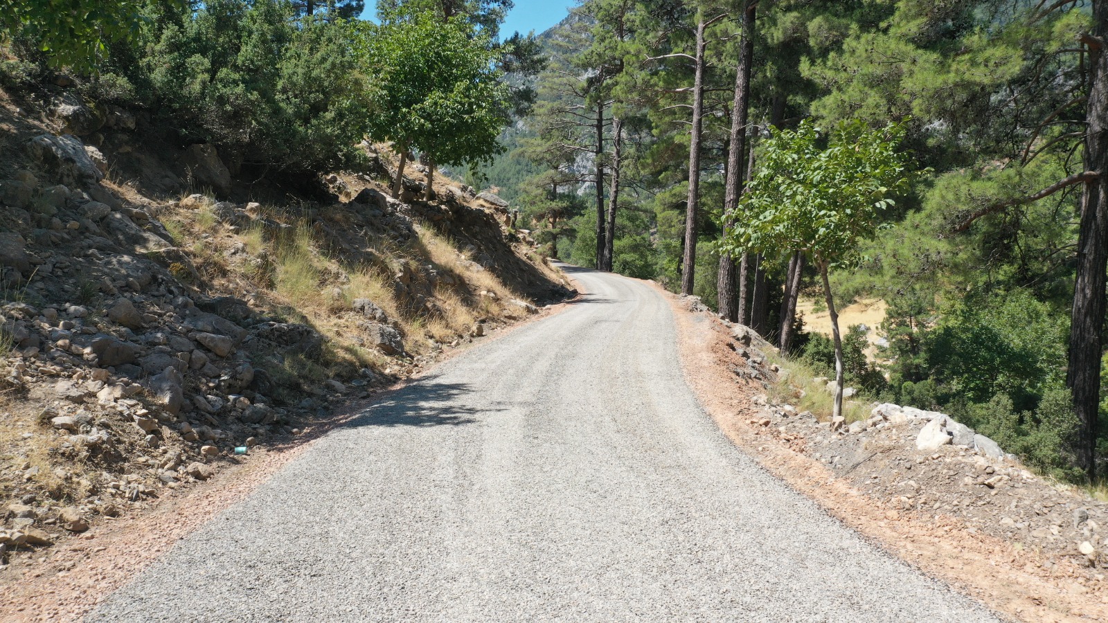 ÇIĞLIK BOĞAZINDA ASFALT YOL ÇALIŞMALARI BAŞLADI - Görsel 4