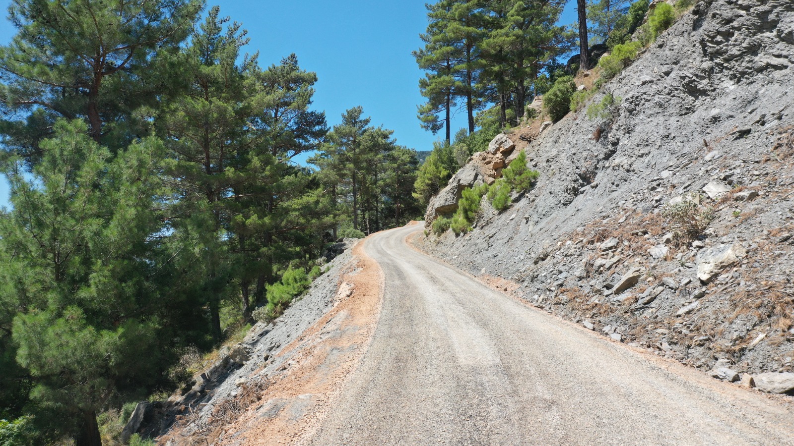 ÇIĞLIK BOĞAZINDA ASFALT YOL ÇALIŞMALARI BAŞLADI - Görsel 5