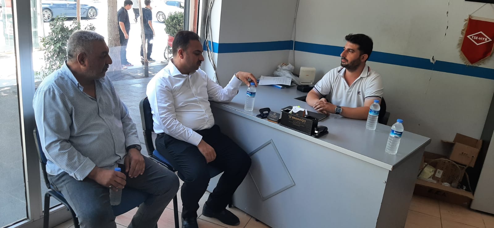 AK PARTİ SAHADA "TERÖRSÜZ TÜRKİYE'Yİ  ANLATIYOR  - Görsel 3
