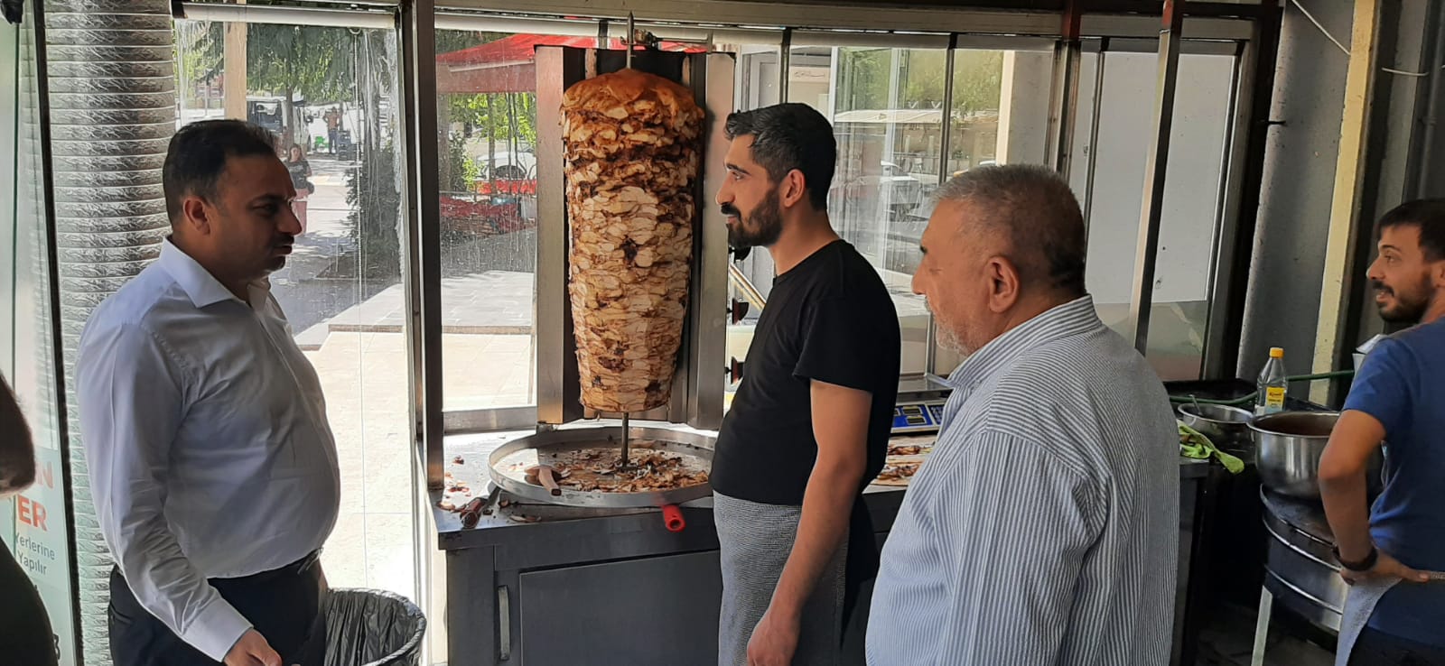 AK PARTİ SAHADA "TERÖRSÜZ TÜRKİYE'Yİ  ANLATIYOR  - Görsel 7