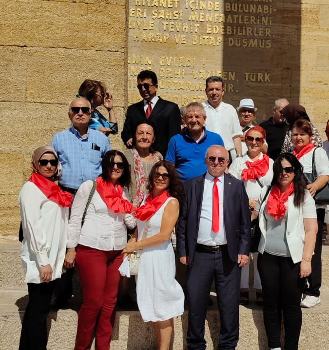 ANADOLU ÇINARLARI PARTİ TEMSİLCİLERİ ANITKABİR'DE ATA'NIN HUZURUNA ÇIKTI - Görsel 2