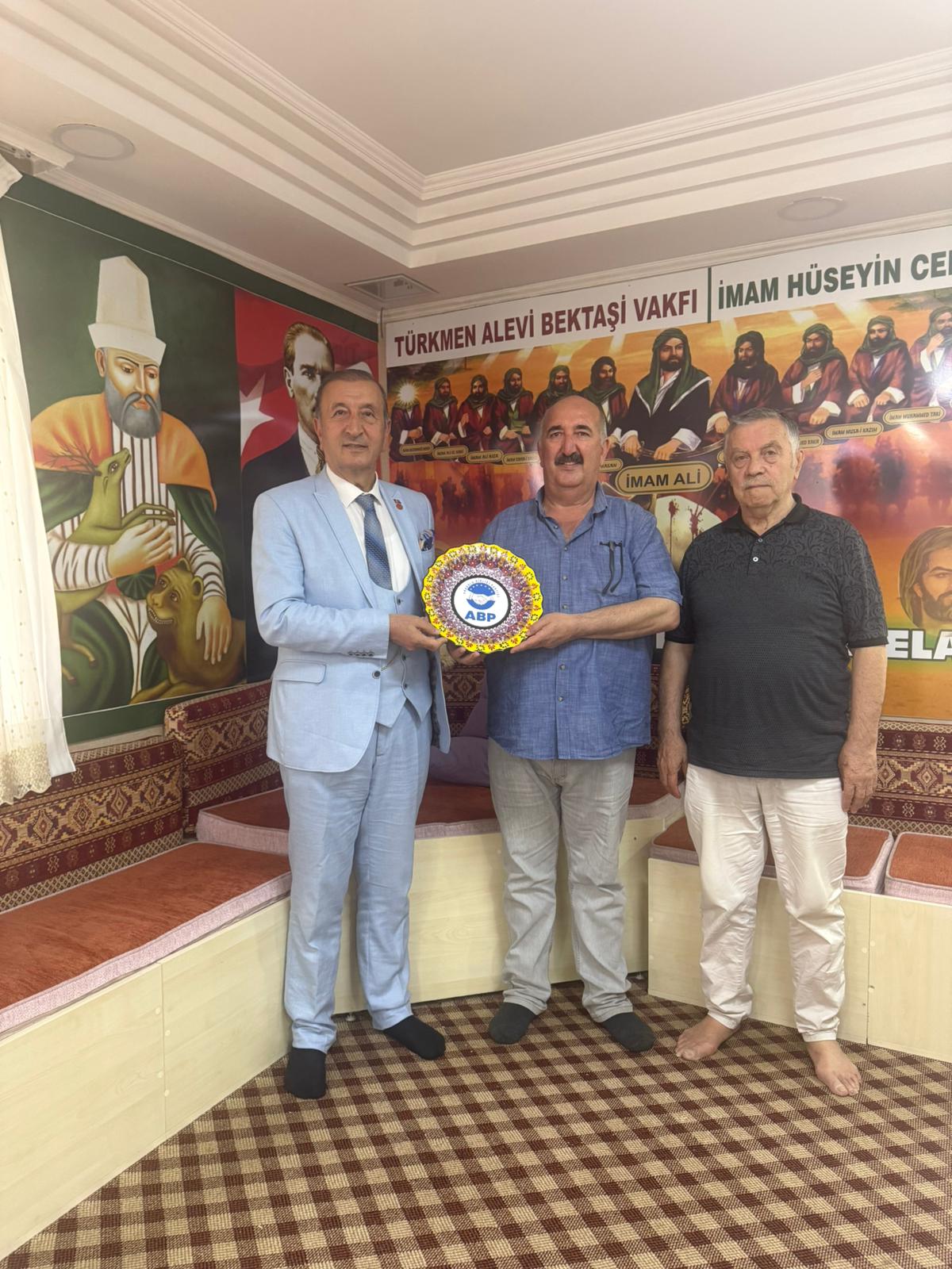 ABP Genel Başkanı Bedri Yalçın’dan Ankara Alevi Birlik Grubu’na Anlamlı Ziyaret ve Plaket Takdimi - Görsel 1