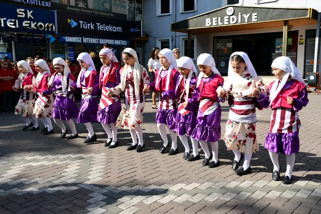 Terme'de İlköğretim Haftası İçin Tören Düzenlendi  - Görsel 2