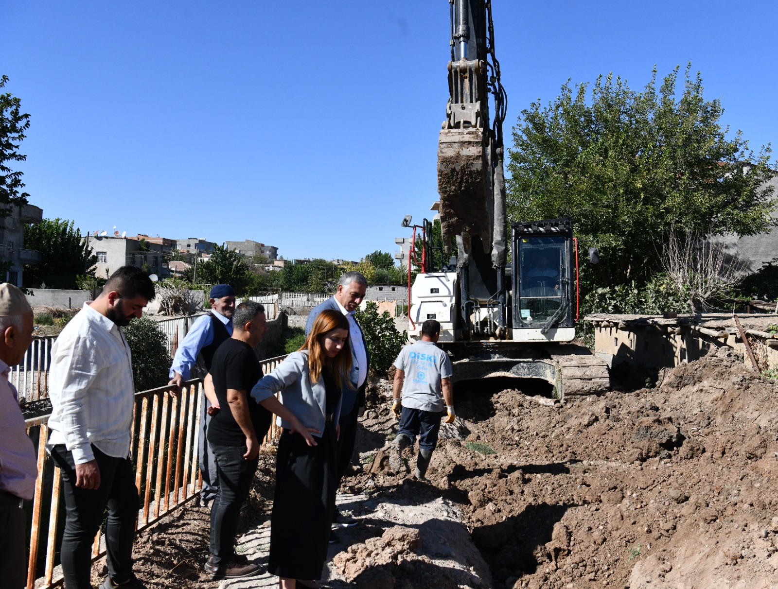 Bismil Belediyesi’nden Çifte Standart: 30 Yıllık Sorun Çözüldü, Engelli Ailenin Asansör Talebi 1 Yıldır Hâlâ Karşılanmadı - Görsel 3