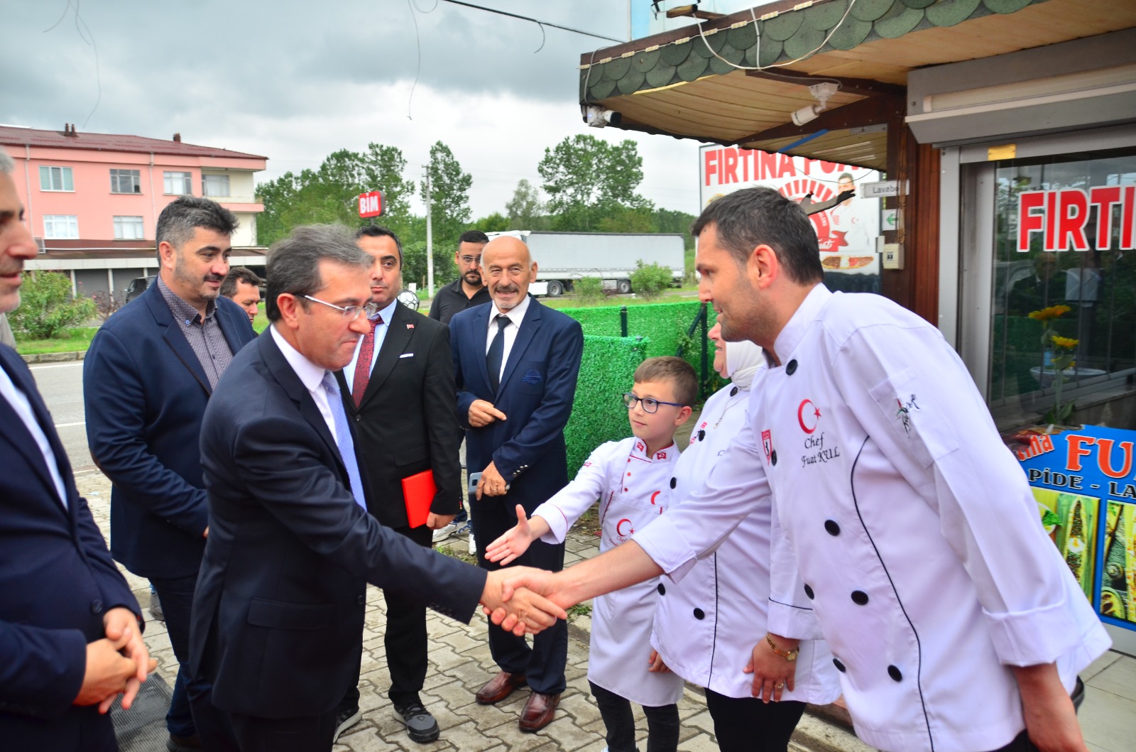 Terme’de 38. Ahilik Haftası kutlamalarında ustalara plaket, esnafa ahilik pilavı ikramı yapıldı - Görsel 3