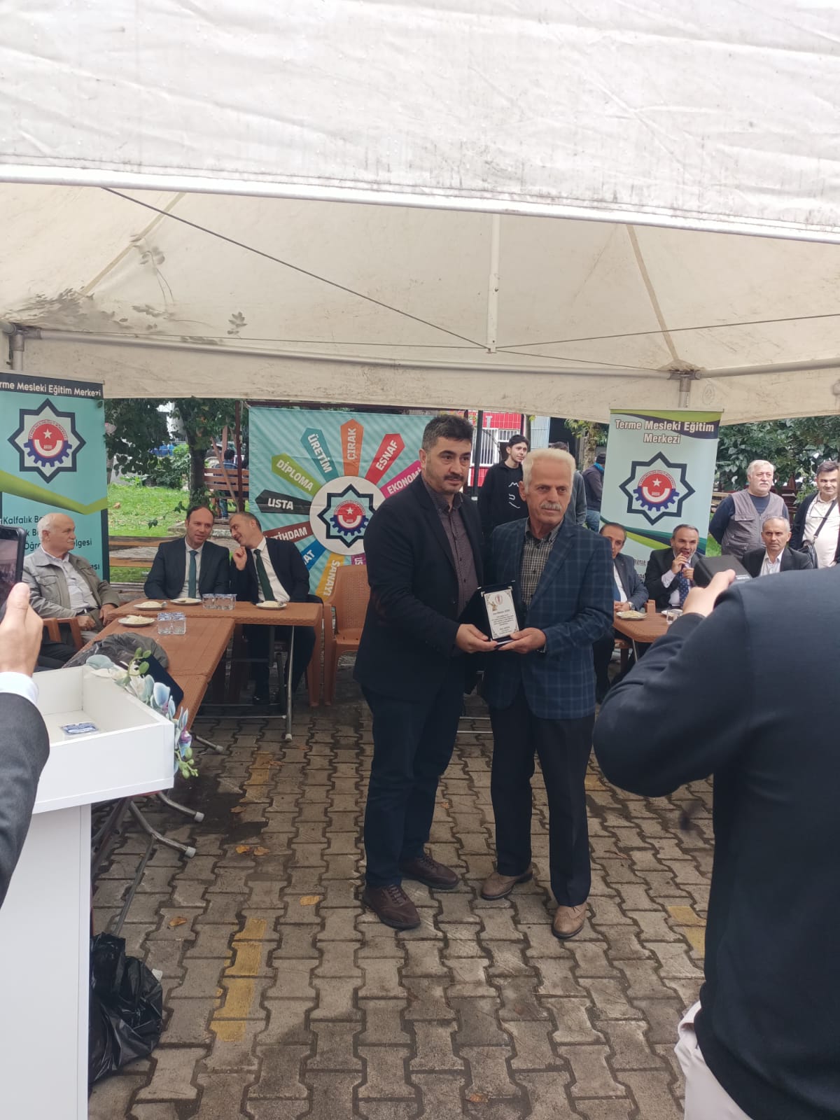 Terme’de 38. Ahilik Haftası kutlamalarında ustalara plaket, esnafa ahilik pilavı ikramı yapıldı - Görsel 10