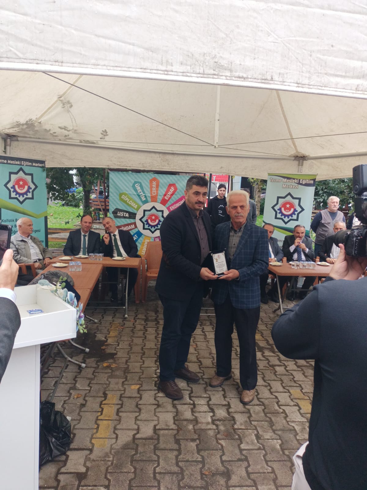 Terme’de 38. Ahilik Haftası kutlamalarında ustalara plaket, esnafa ahilik pilavı ikramı yapıldı - Görsel 16