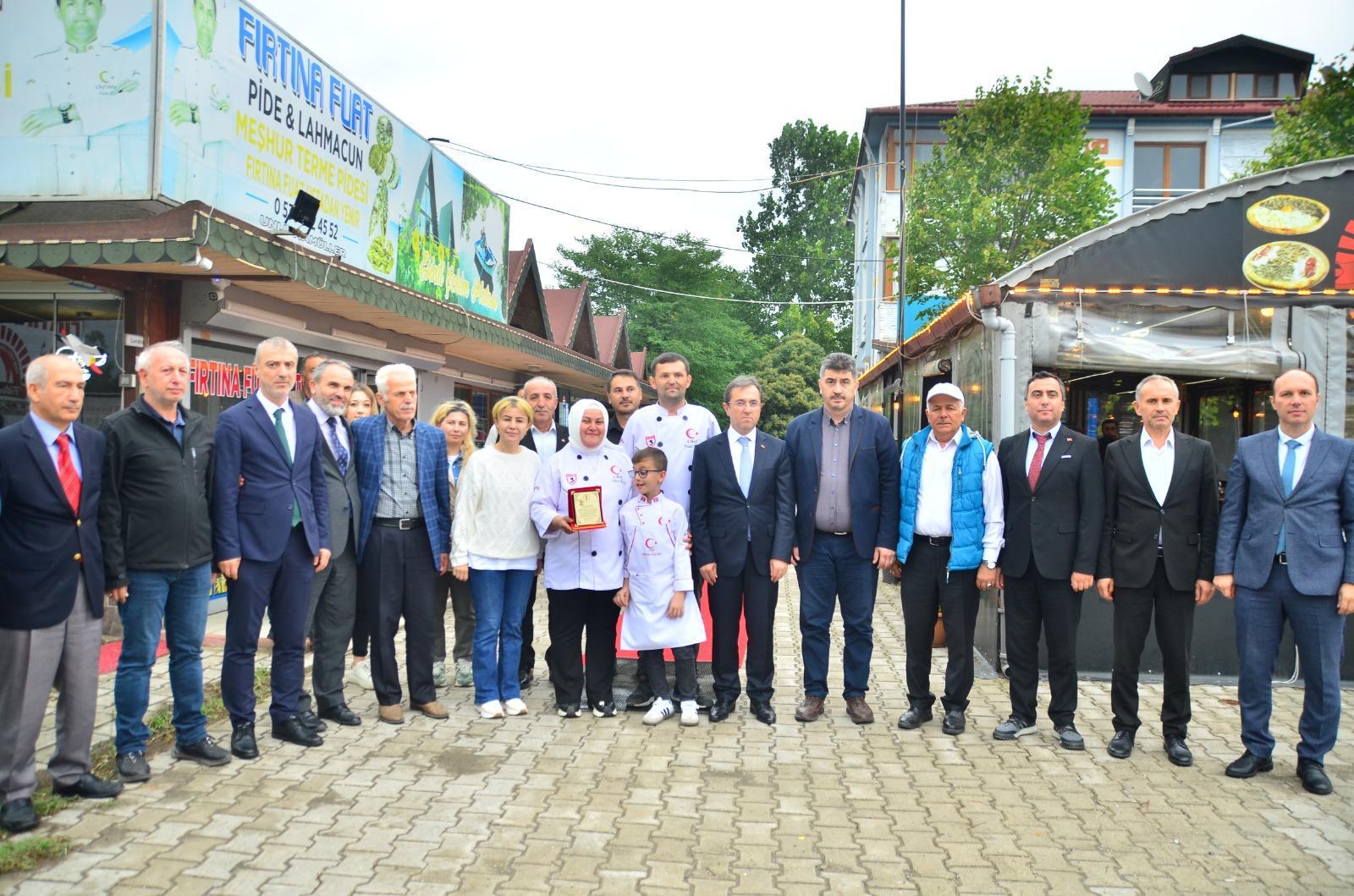 Terme’de 38. Ahilik Haftası kutlamalarında ustalara plaket, esnafa ahilik pilavı ikramı yapıldı - Görsel 18
