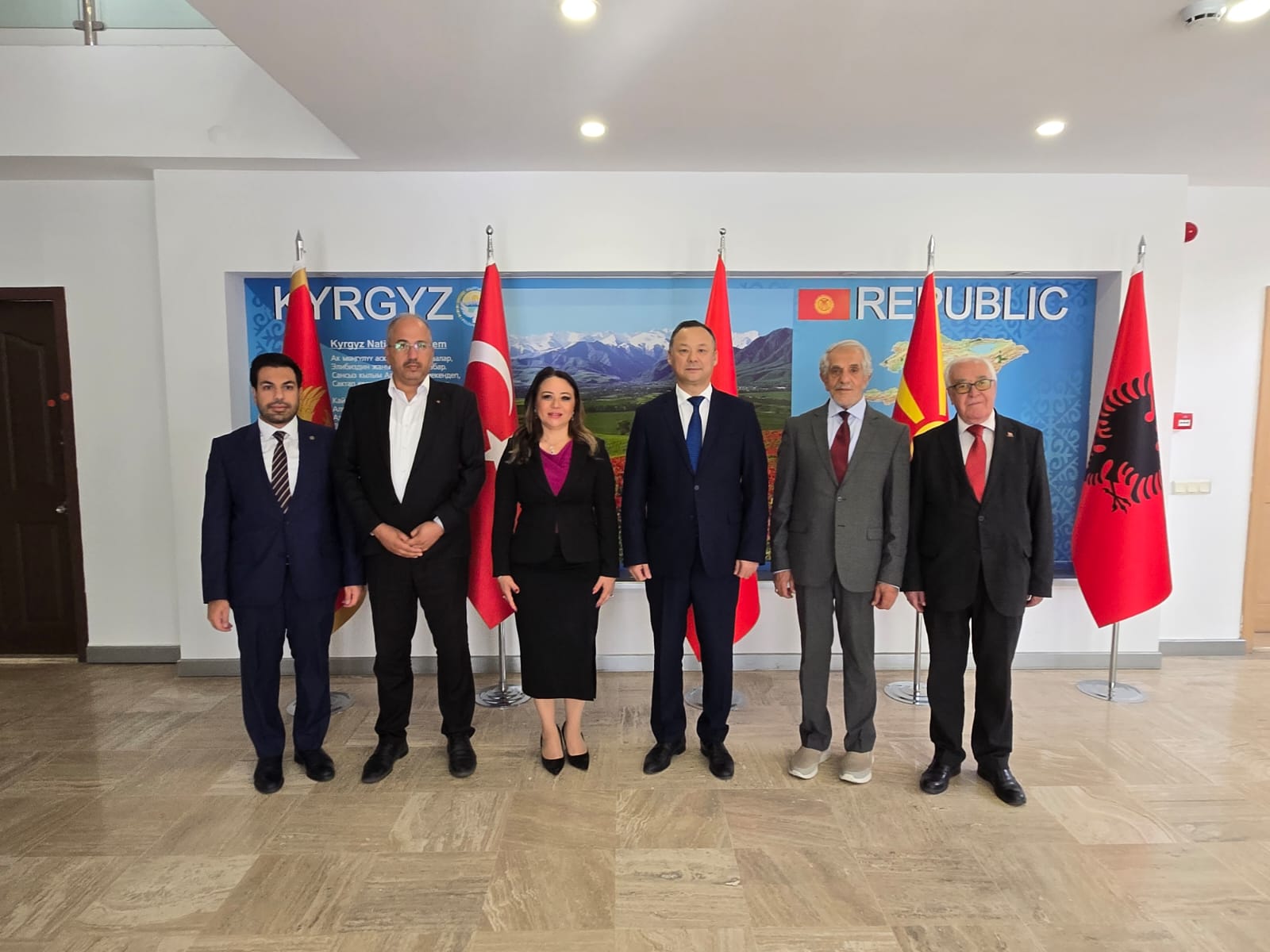 Prof. Dr. Aysun Bay, Kırgızistan Büyükelçisi Kazanbaev ile sağlık turizmi odaklı iş birliği görüşmesi yaptı - Görsel 1