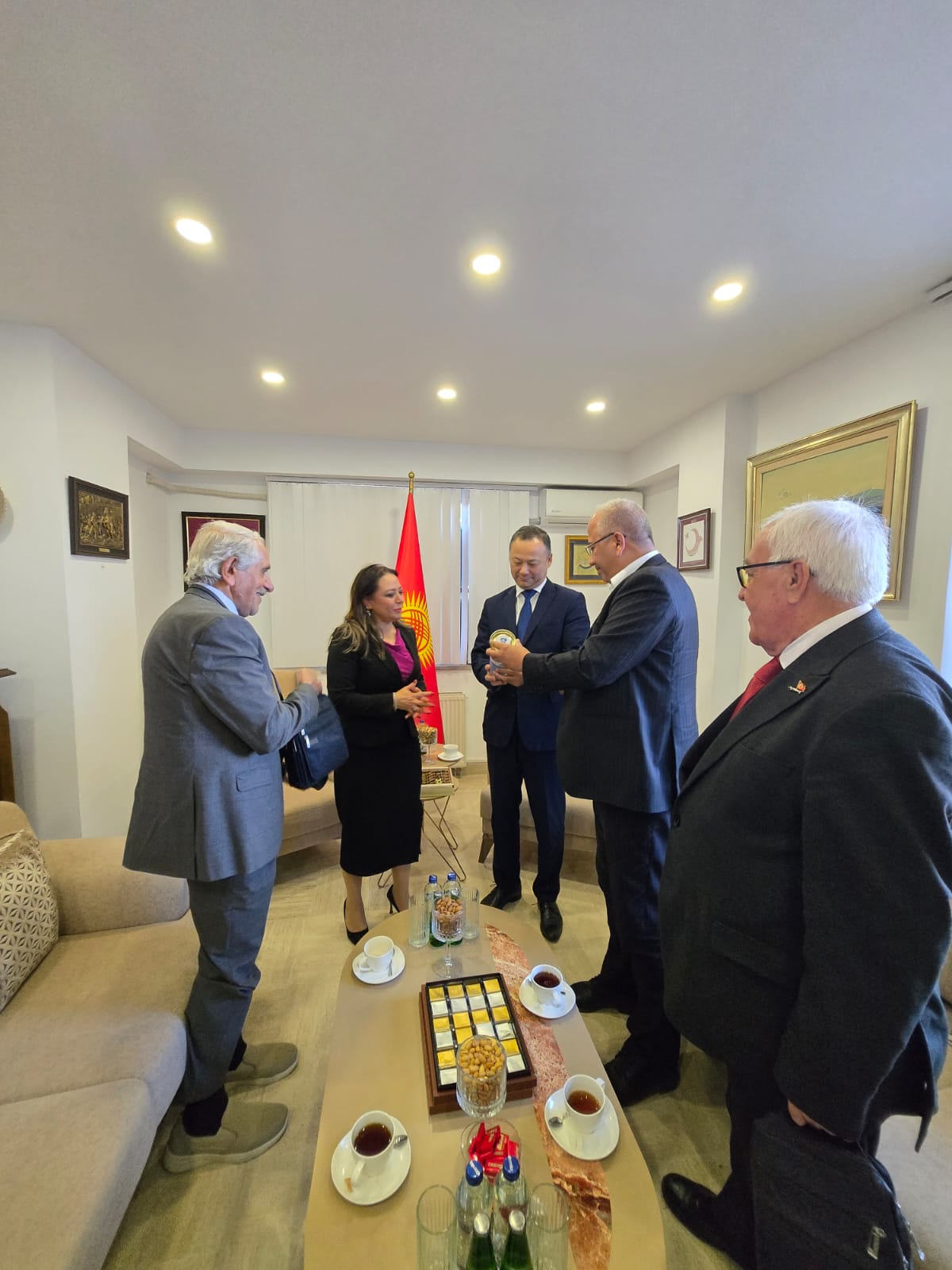 Prof. Dr. Aysun Bay, Kırgızistan Büyükelçisi Kazanbaev ile sağlık turizmi odaklı iş birliği görüşmesi yaptı - Görsel 5