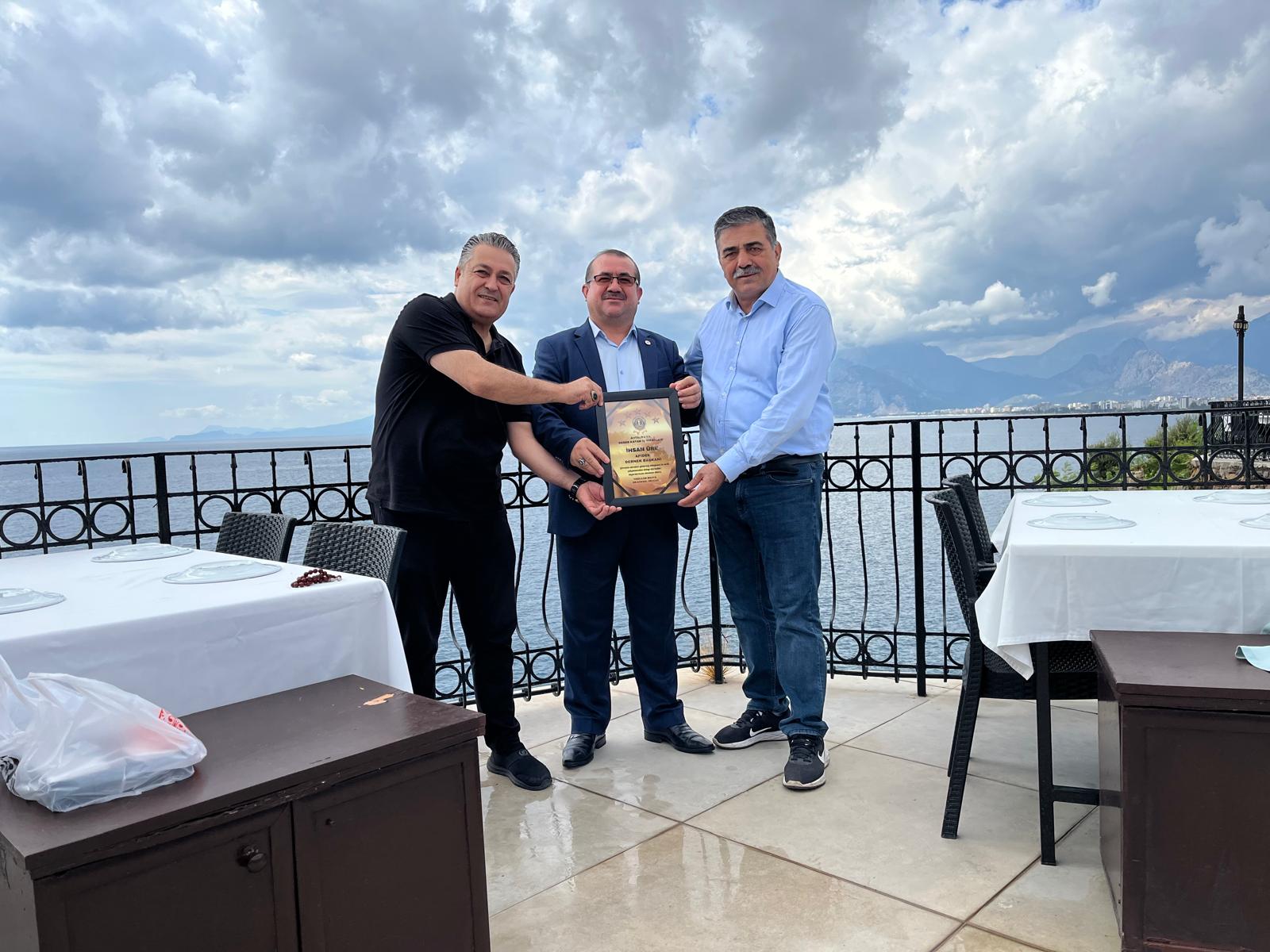 ANTALYA’NIN GURURU İHSAN ÜRE’YE ANLAMLI ÖDÜL - Görsel 3
