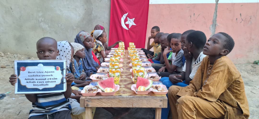 Best Live Ajans: Türkiye’de Zirve, 500 Yayıncıyla Canlı Yayınların Kahramanı, Ödüllerle Destek Sağlayan ve Kamerun’a Uzanan Sosyal Sorumluluk Hareketi - Görsel 2