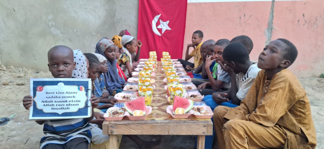 Best Live Ajans: Türkiye’de Zirve, 500 Yayıncıyla Canlı Yayınların Kahramanı, Ödüllerle Destek Sağlayan ve Kamerun’a Uzanan Sosyal Sorumluluk Hareketi - Görsel 3