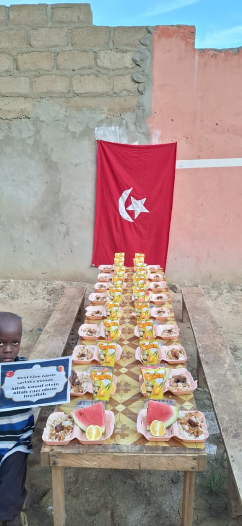Best Live Ajans: Türkiye’de Zirve, 500 Yayıncıyla Canlı Yayınların Kahramanı, Ödüllerle Destek Sağlayan ve Kamerun’a Uzanan Sosyal Sorumluluk Hareketi - Görsel 5