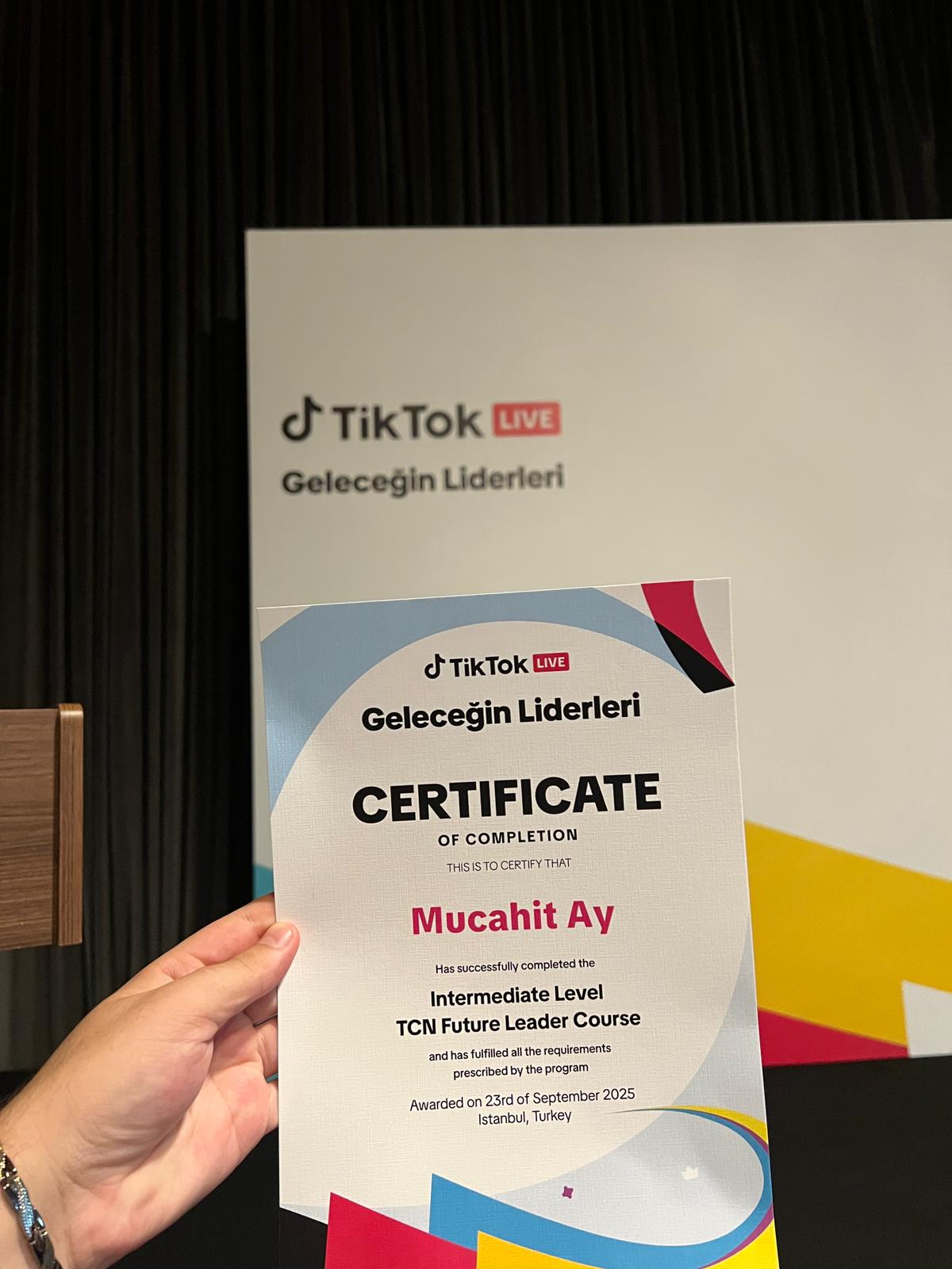 Best Live Ajans: Türkiye’de Zirve, 500 Yayıncıyla Canlı Yayınların Kahramanı, Ödüllerle Destek Sağlayan ve Kamerun’a Uzanan Sosyal Sorumluluk Hareketi - Görsel 14