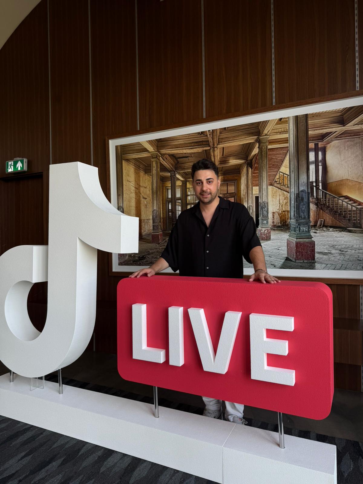 Best Live Ajans: Türkiye’de Zirve, 500 Yayıncıyla Canlı Yayınların Kahramanı, Ödüllerle Destek Sağlayan ve Kamerun’a Uzanan Sosyal Sorumluluk Hareketi - Görsel 15