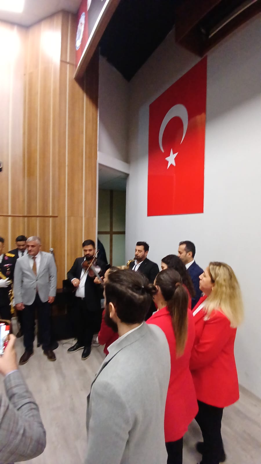 Terme’de 29 Ekim Cumhuriyet Bayramı coşkuyla kutlandı tören geçişi şiirler halk oyunları ve ödül töreniyle renkli anlar yaşandı - Görsel 4