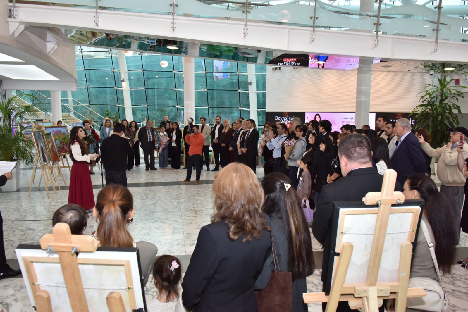 Hanım Paşazade’den “Duyguların Paletinden – Renkli Mısralara” adlı sergi-konser - Görsel 1