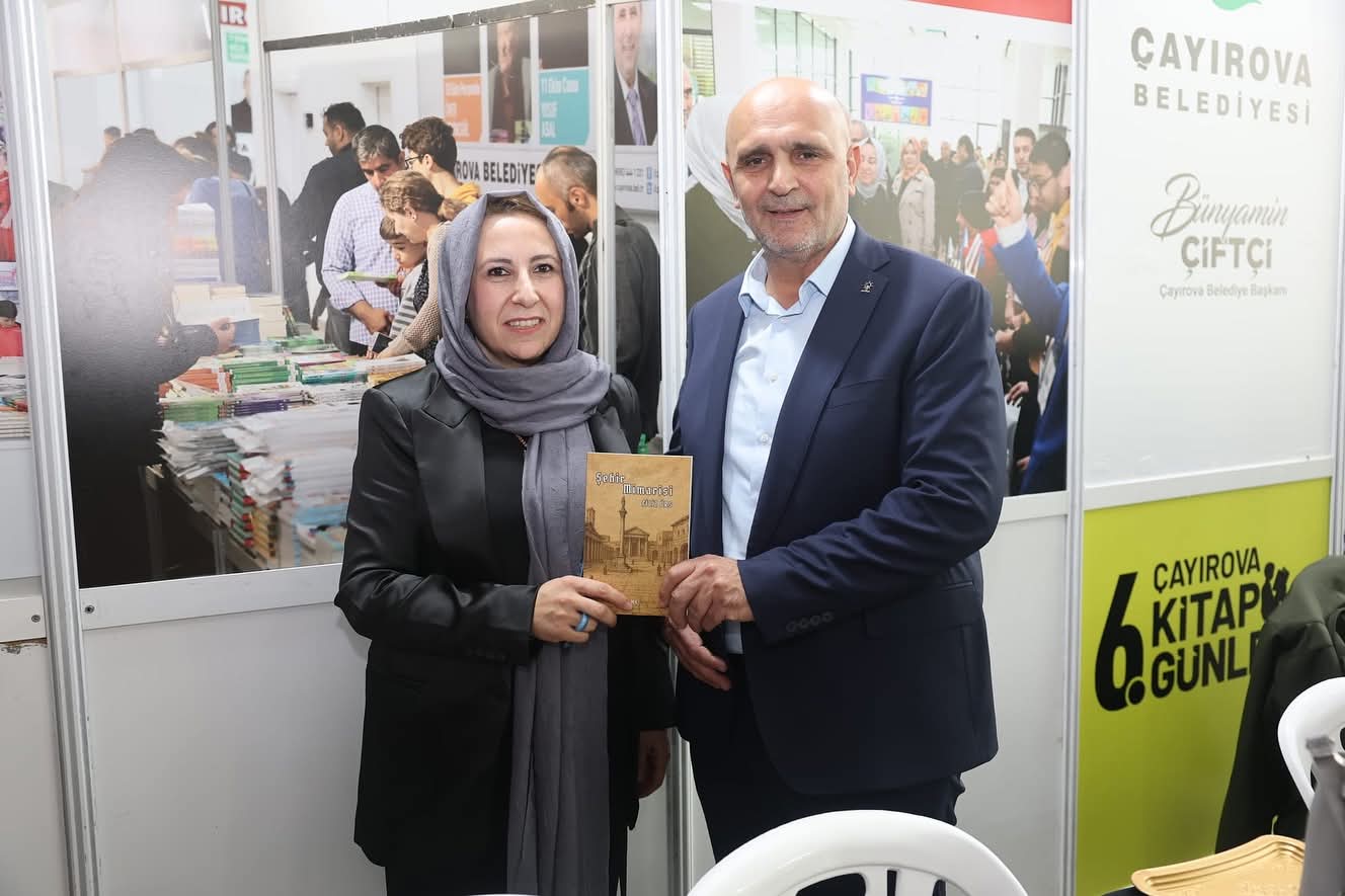 Filiz Örs, “Şehir Mimarisi” ile Çayırova’da Okurlarıyla Buluştu - Görsel 1