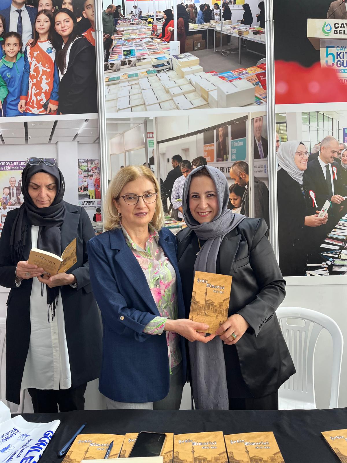 Filiz Örs, “Şehir Mimarisi” ile Çayırova’da Okurlarıyla Buluştu - Görsel 2