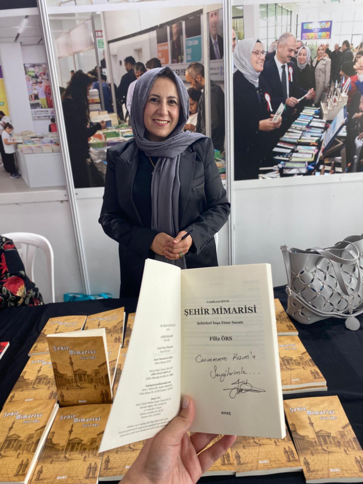 Filiz Örs, “Şehir Mimarisi” ile Çayırova’da Okurlarıyla Buluştu - Görsel 16