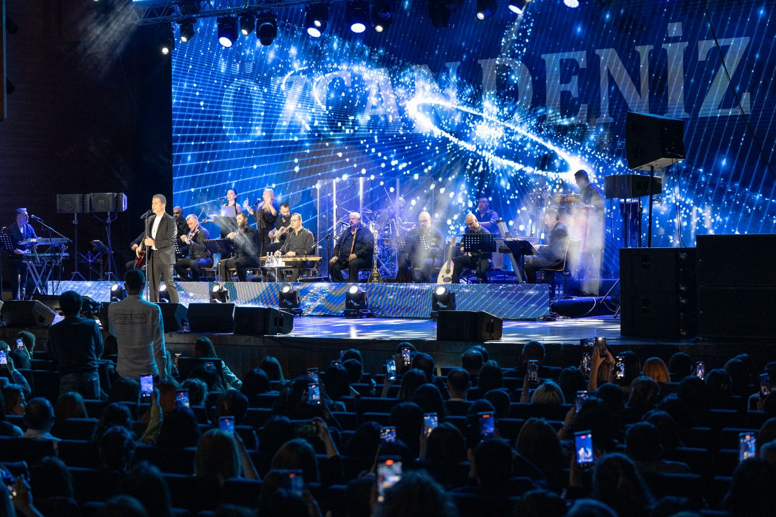 Eyyub Hüseynzade’nin organizasyonuyla muhteşem bir Özcan Deniz gecesi - Görsel 3