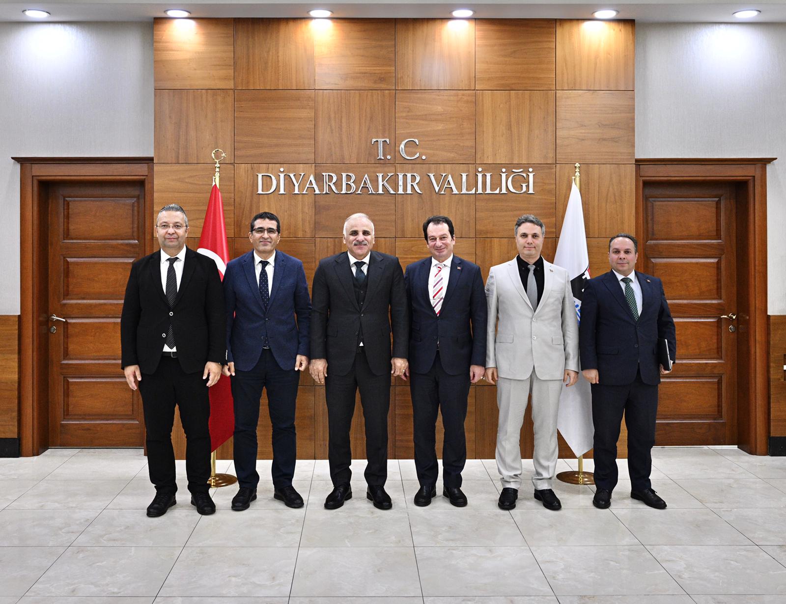 Dicle Üniversitesi Üst Yönetiminden Diyarbakır Valiliğine  Ziyaret - Görsel 2