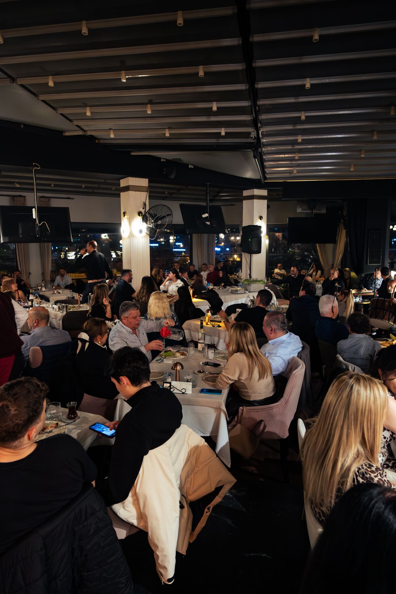 Saca Ataşehir’de Unutulmaz Bir Gece: Mahmut Çap ve Sıra Gecesi Ekibi ile Geleneksel Lezzetler, Anadolu Ezgileriyle Buluştu - Görsel 3