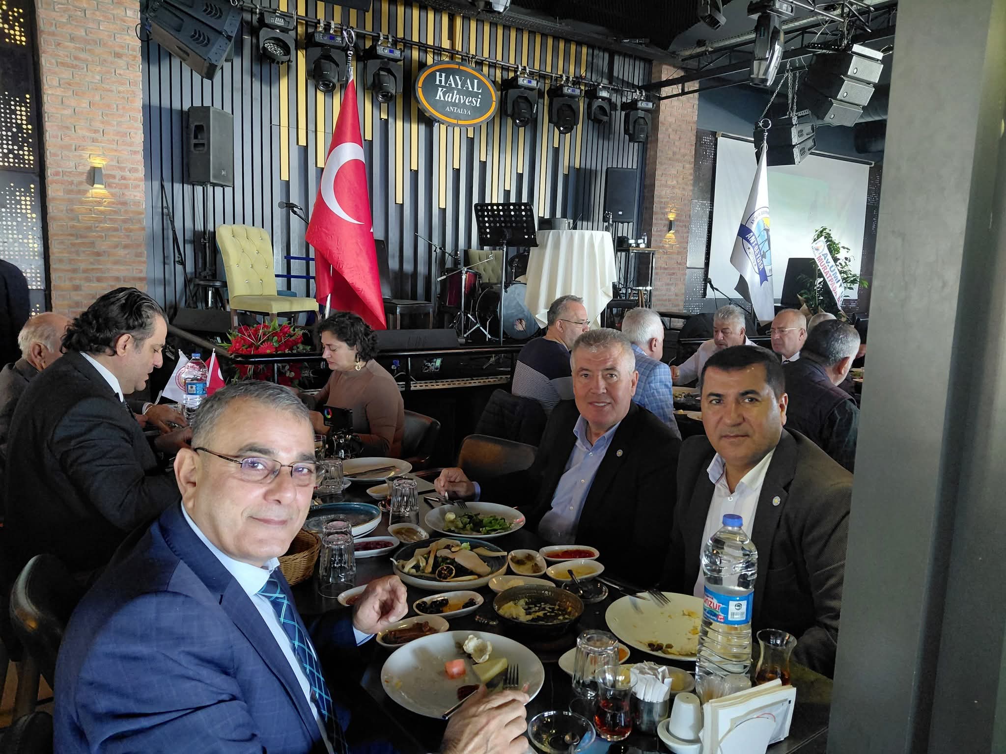 ANTALYA BATMANLILAR EĞİTİM VE YARDIMLAŞMA DERNEĞİ’NDEN BİRLİK VE DAYANIŞMAYI PEKİŞTİREN MUHTEŞEM KAHVALTI BULUŞMASI - Görsel 10