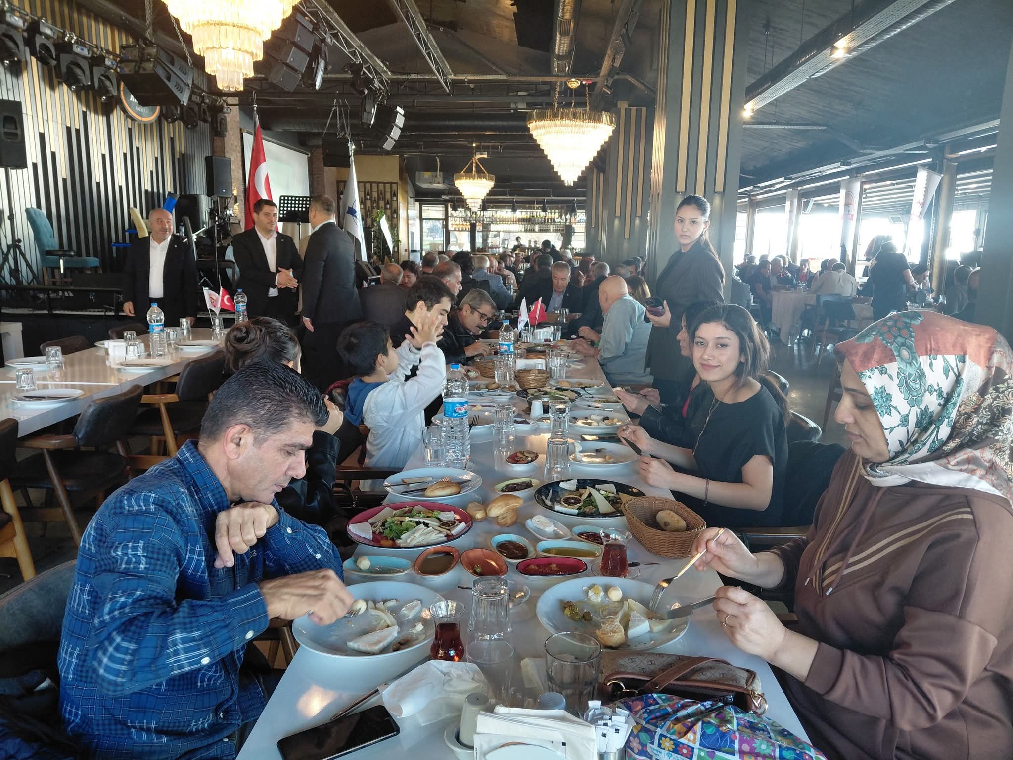 ANTALYA BATMANLILAR EĞİTİM VE YARDIMLAŞMA DERNEĞİ’NDEN BİRLİK VE DAYANIŞMAYI PEKİŞTİREN MUHTEŞEM KAHVALTI BULUŞMASI - Görsel 11