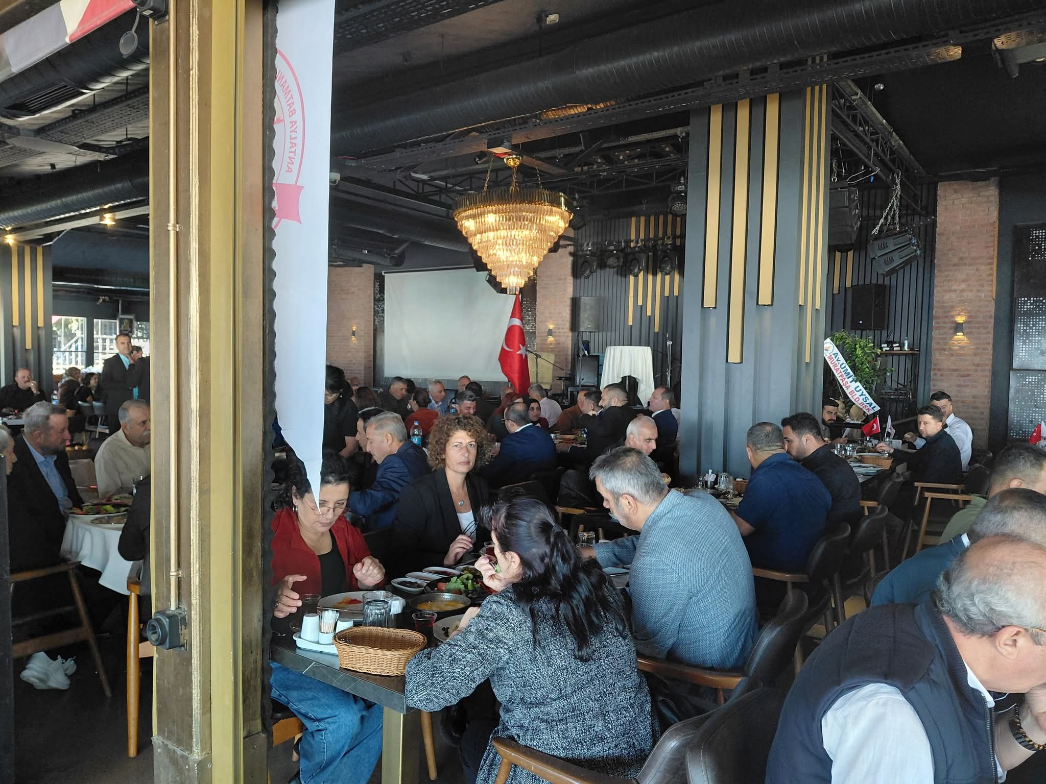 ANTALYA BATMANLILAR EĞİTİM VE YARDIMLAŞMA DERNEĞİ’NDEN BİRLİK VE DAYANIŞMAYI PEKİŞTİREN MUHTEŞEM KAHVALTI BULUŞMASI - Görsel 14