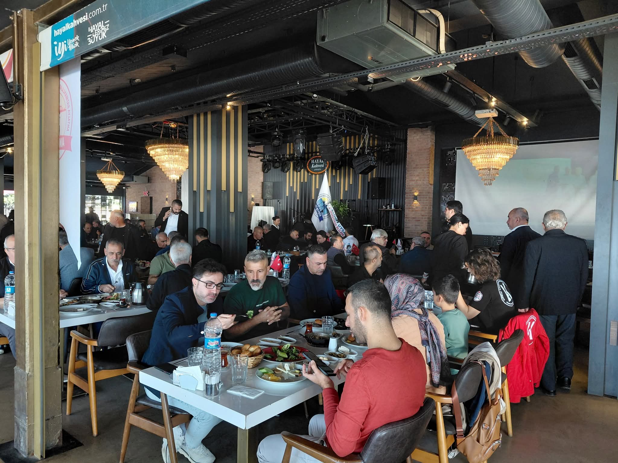 ANTALYA BATMANLILAR EĞİTİM VE YARDIMLAŞMA DERNEĞİ’NDEN BİRLİK VE DAYANIŞMAYI PEKİŞTİREN MUHTEŞEM KAHVALTI BULUŞMASI - Görsel 16