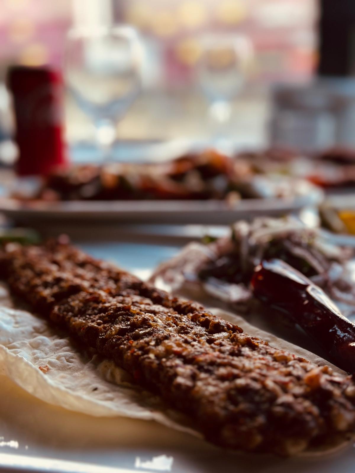 Beylikdüzü’nde Muhabbet Ocakbaşı Geleneksel Ocakbaşı Kültürünü Eğlence ve Zengin Menüyle Buluşturuyor - Görsel 5