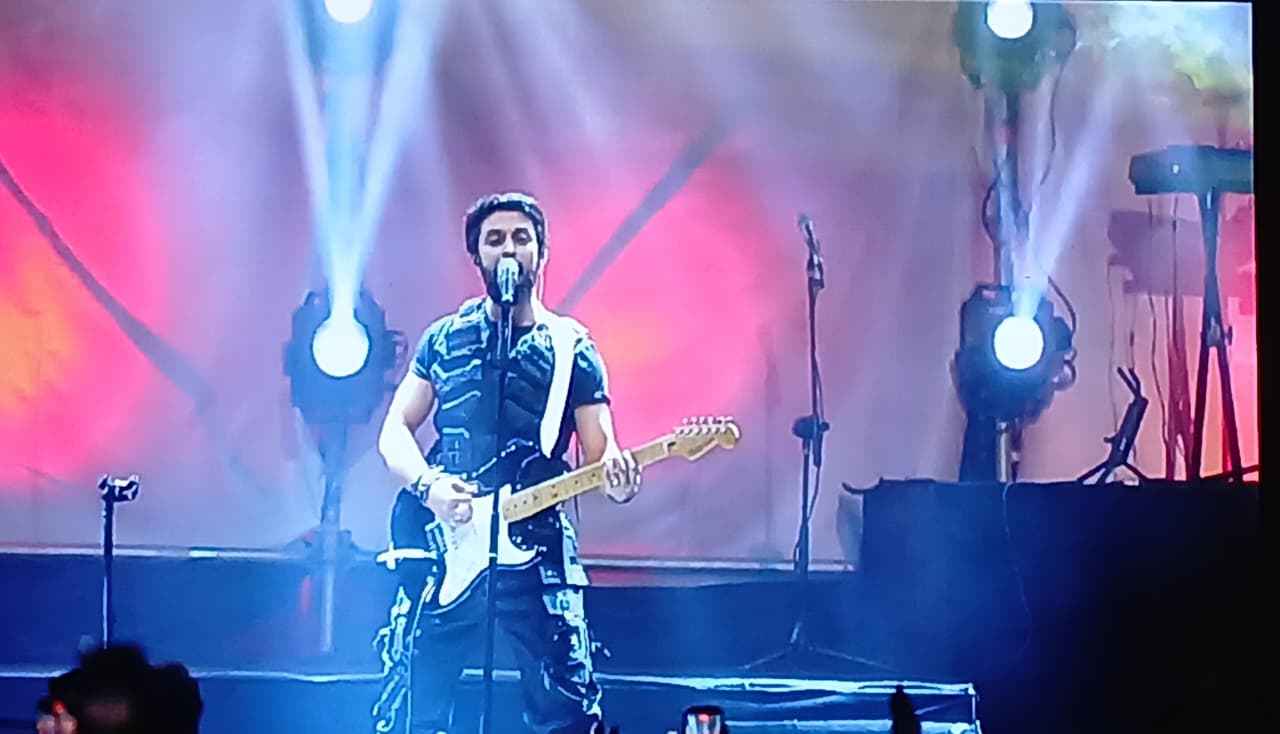 Mardan Kazımovun sosyal mesajlarla dolu konseri - Görsel 3