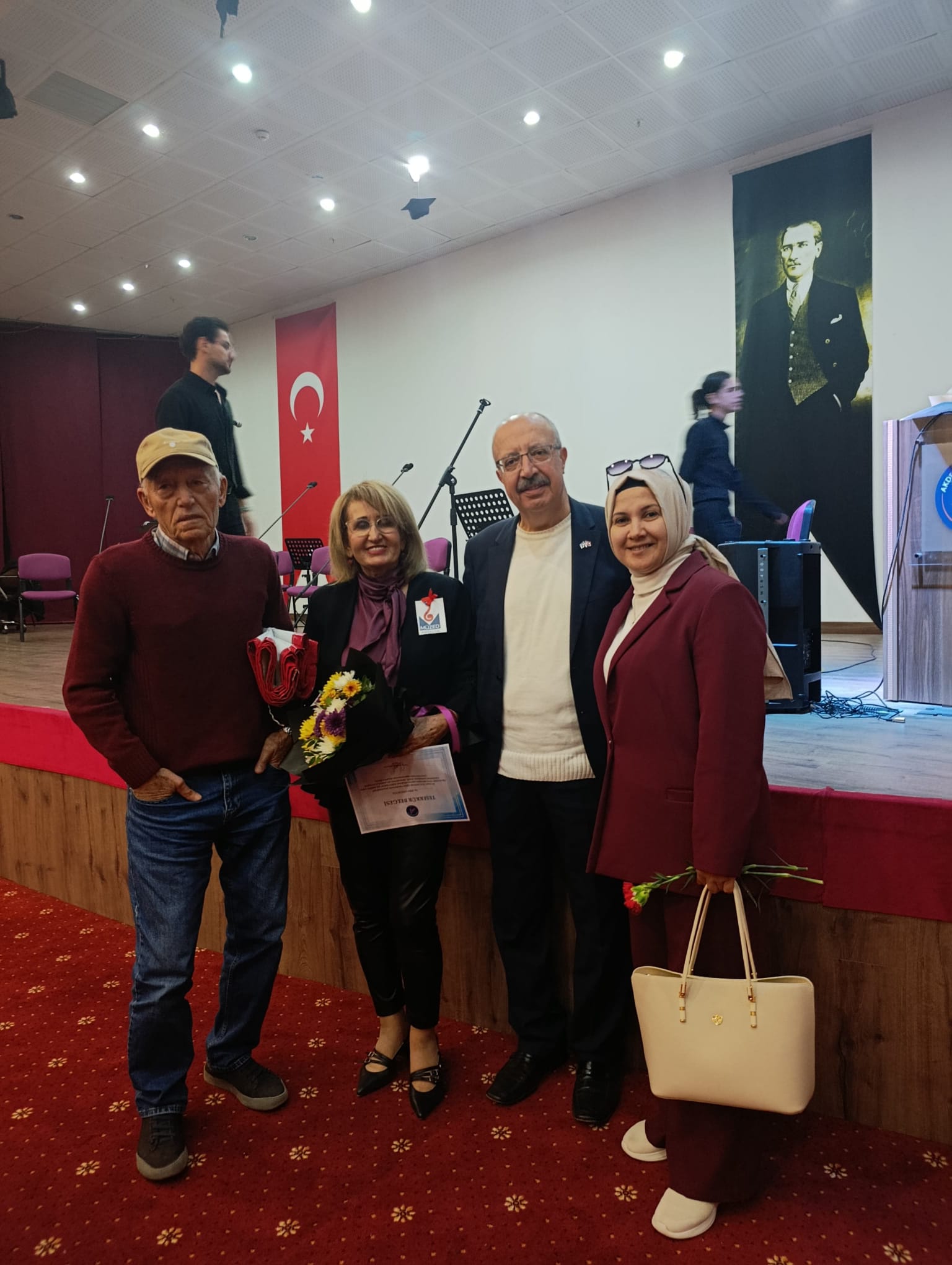 Antalya’da 24 Kasım Öğretmenler Günü Coşkusu: Salon Doldu Taştı - Görsel 2