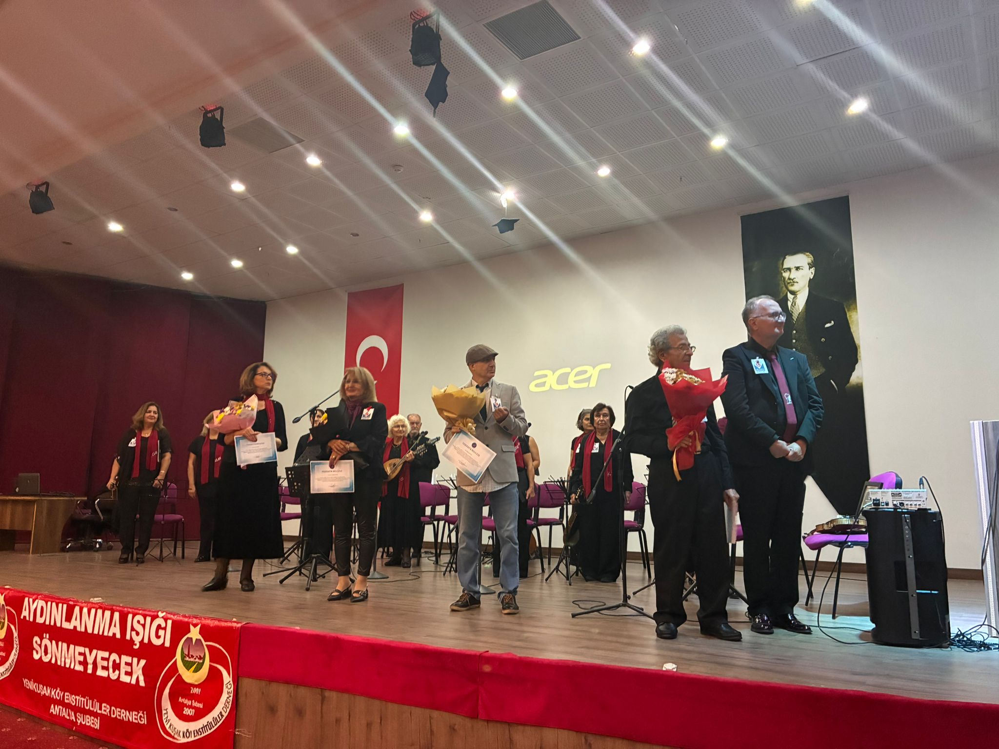Antalya’da 24 Kasım Öğretmenler Günü Coşkusu: Salon Doldu Taştı - Görsel 12