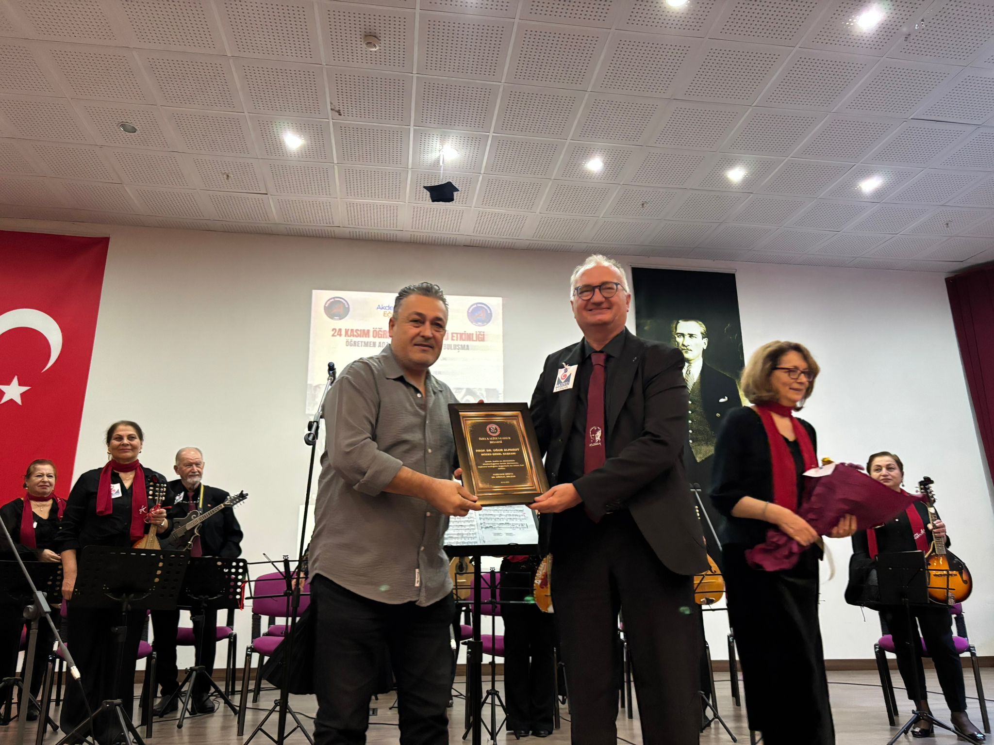 Antalya’da 24 Kasım Öğretmenler Günü Coşkusu: Salon Doldu Taştı - Görsel 17