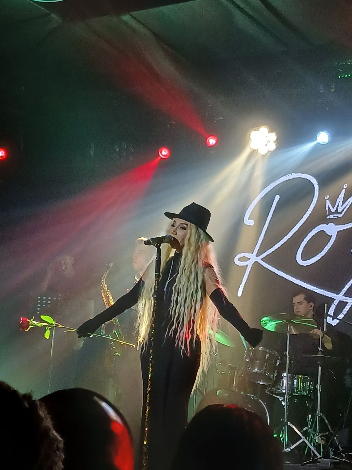 Halk Sanatçısı Röya Aykhan, Hayal Kahvesi'nde yine göz doldurdu! - Görsel 1