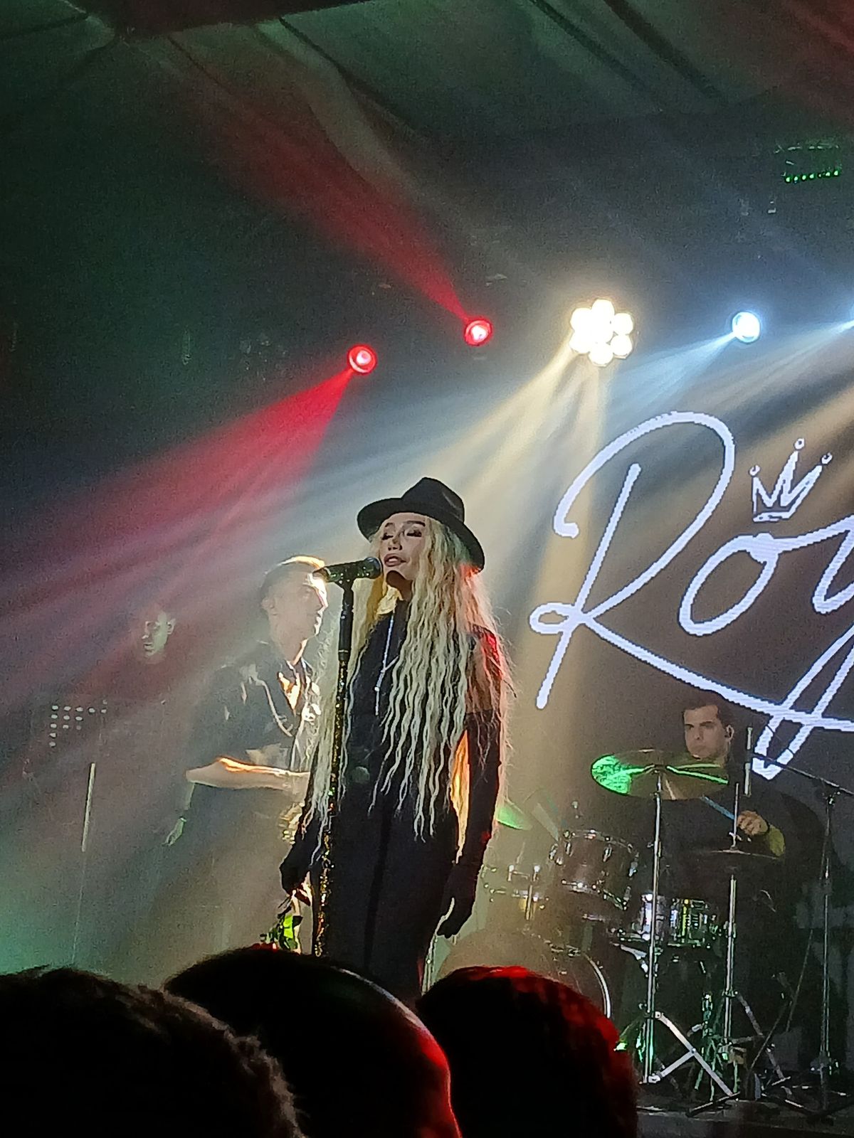 Halk Sanatçısı Röya Aykhan, Hayal Kahvesi'nde yine göz doldurdu! - Görsel 2