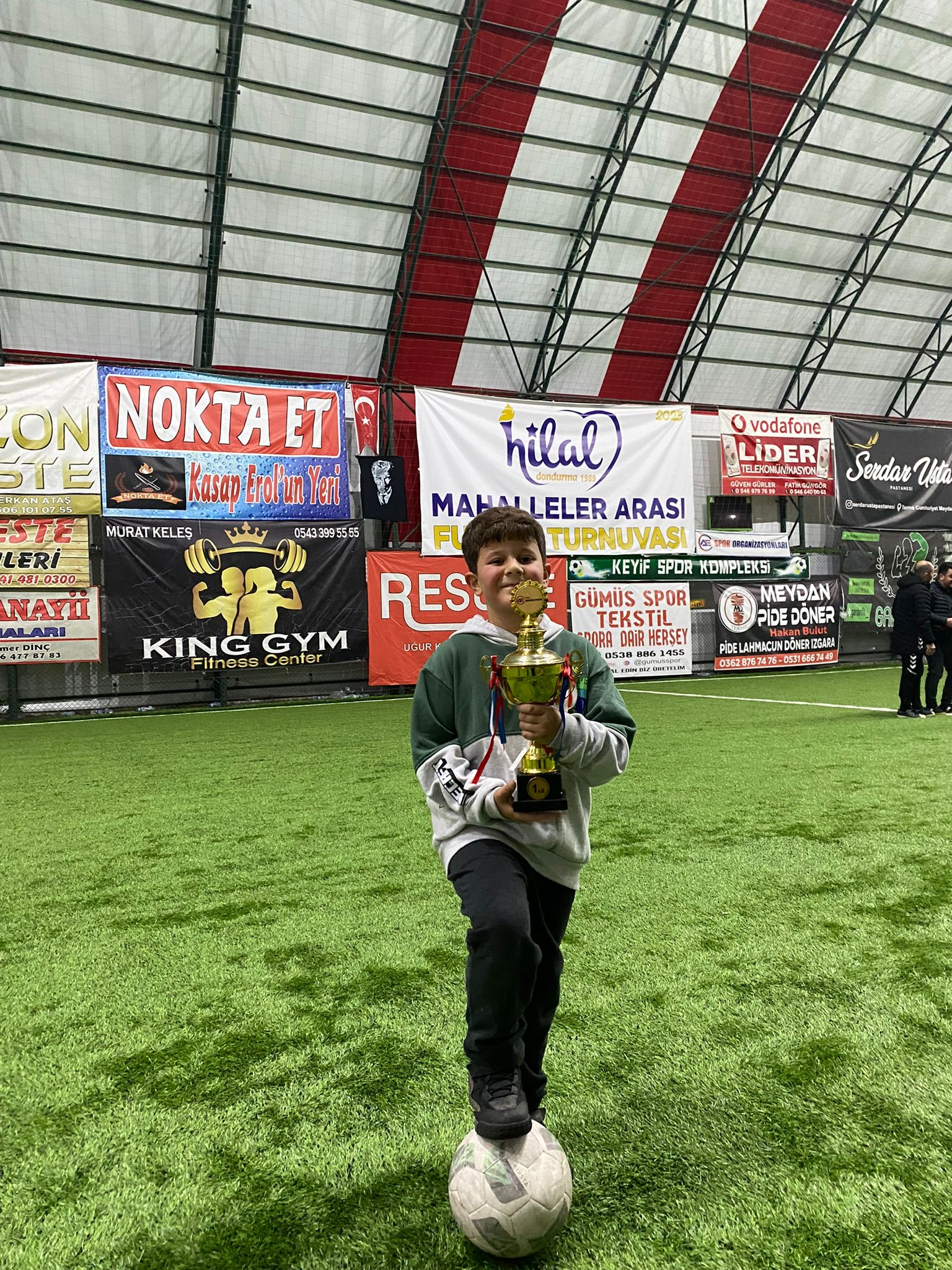 Futbol Turnuvası'nda Fenk Mahallesi 2025 Şampiyonu Oldu - Görsel 1