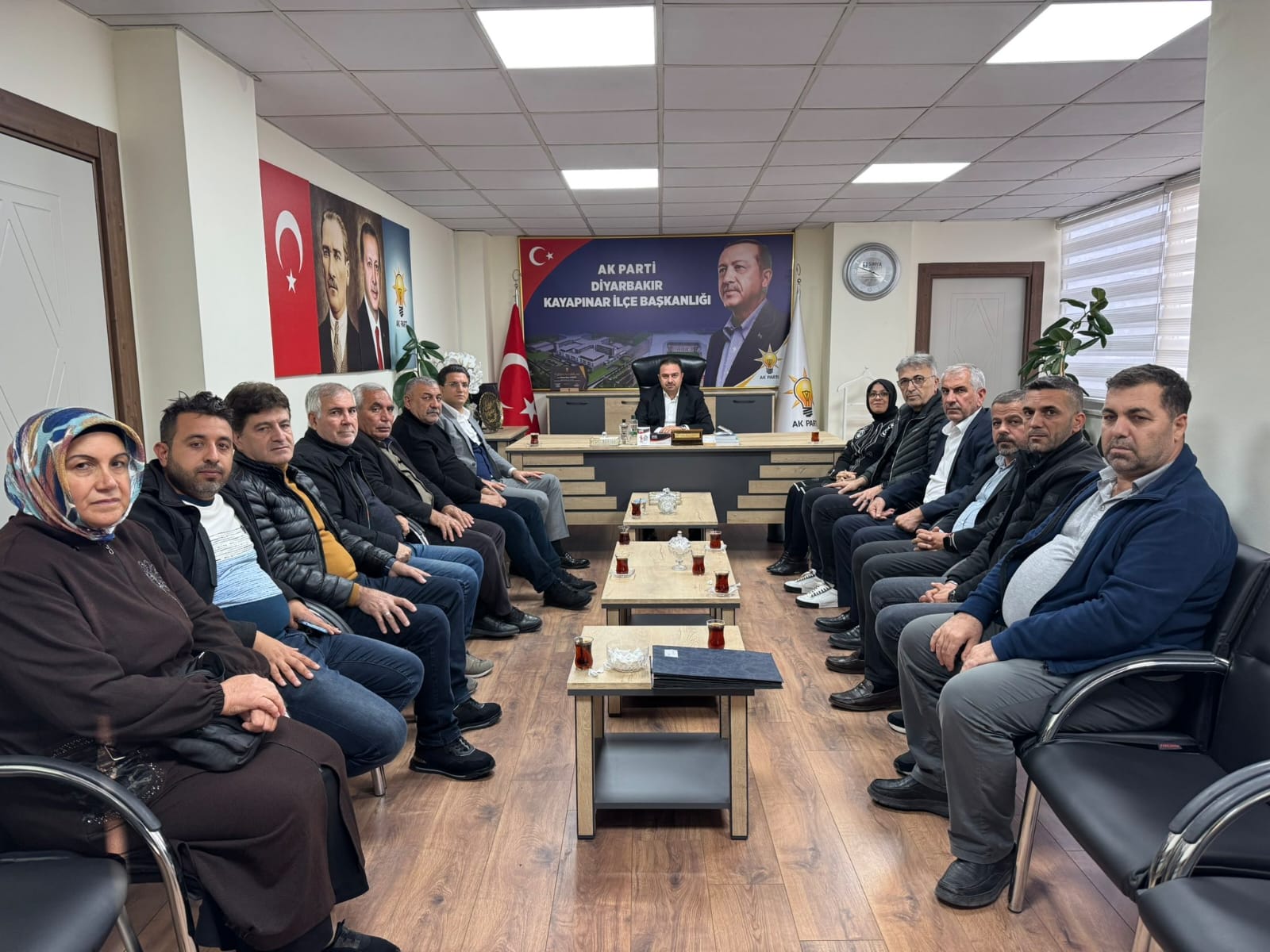 AK PARTİ'DEN DİYARBAKIR'IN KALBİ KAYAPINAR'DA TALEP VE ÇÖZÜM MASASI - Görsel 3