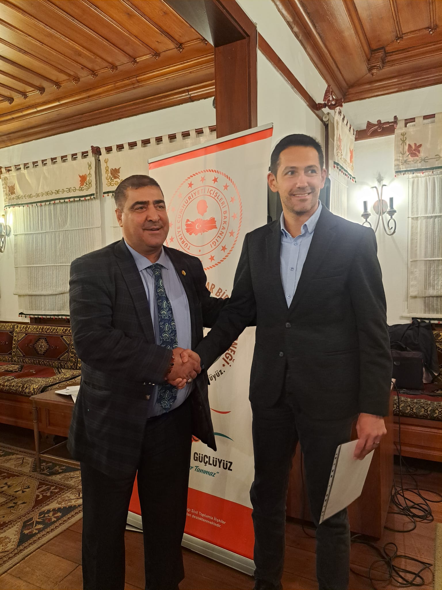 İDARECİ VE BÜROKRATLAR BİRLİĞİ DERNEĞİ GELENEKSEL DOST MECLİSİ BULUŞMALARI TERÖRSÜZ TÜRKİYE KONUSUYLA DEVAM EDİYOR  - Görsel 3