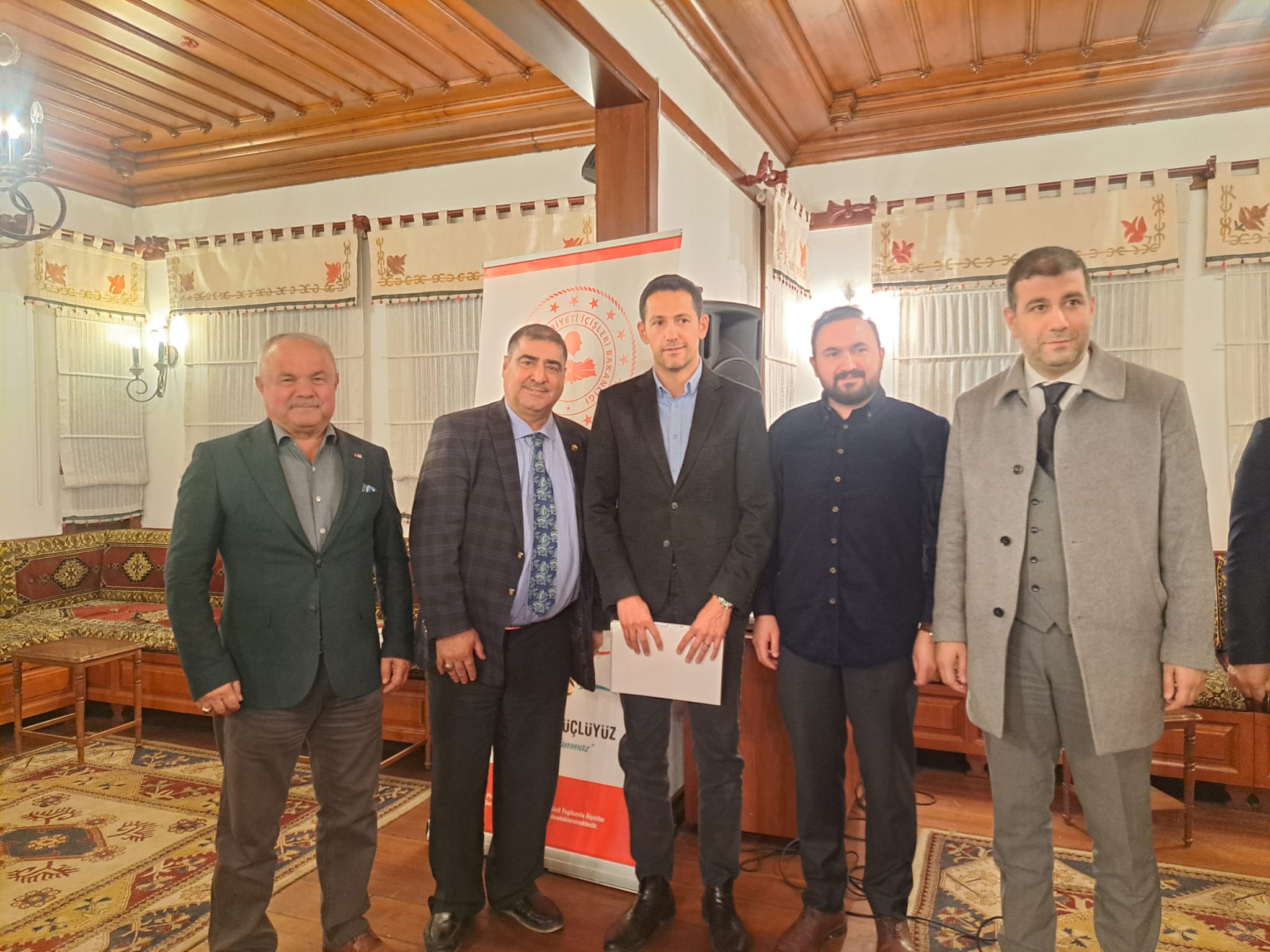 İDARECİ VE BÜROKRATLAR BİRLİĞİ DERNEĞİ GELENEKSEL DOST MECLİSİ BULUŞMALARI TERÖRSÜZ TÜRKİYE KONUSUYLA DEVAM EDİYOR  - Görsel 11