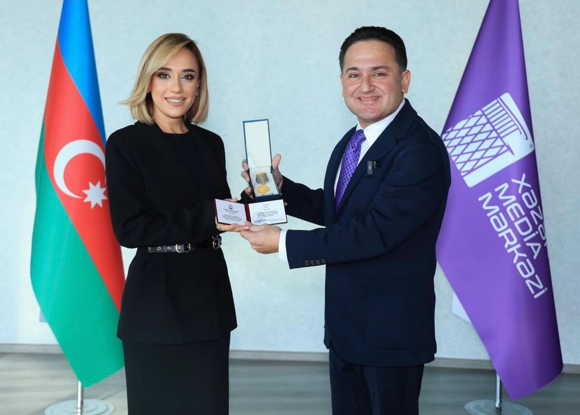 Azerbaycan Cumhurbaşkanı İlham Aliyev’in Kararıyla “Basının 150. Yıldönümü” Madalyası Hazar Televizyonu Çalışanlarına Verildi - Görsel 6