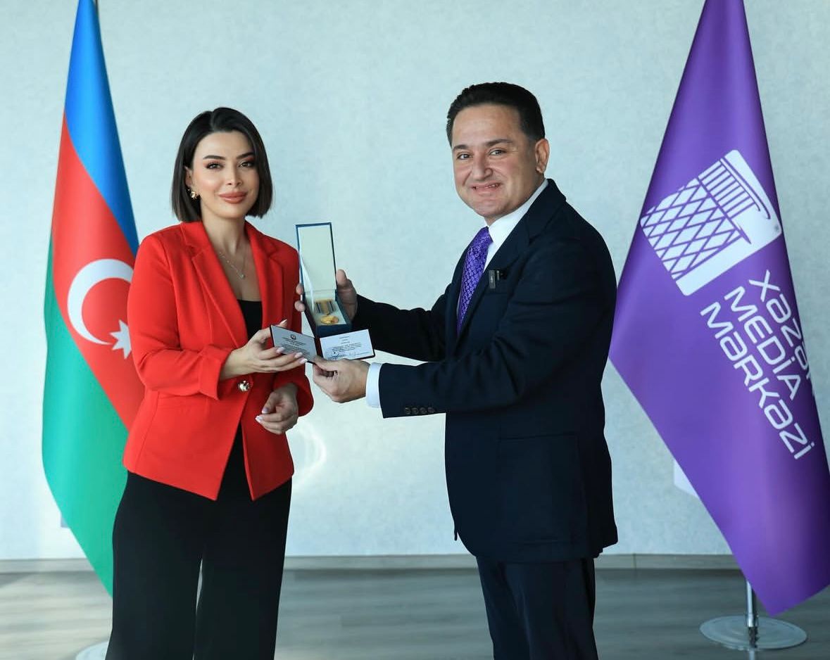 Azerbaycan Cumhurbaşkanı İlham Aliyev’in Kararıyla “Basının 150. Yıldönümü” Madalyası Hazar Televizyonu Çalışanlarına Verildi - Görsel 7
