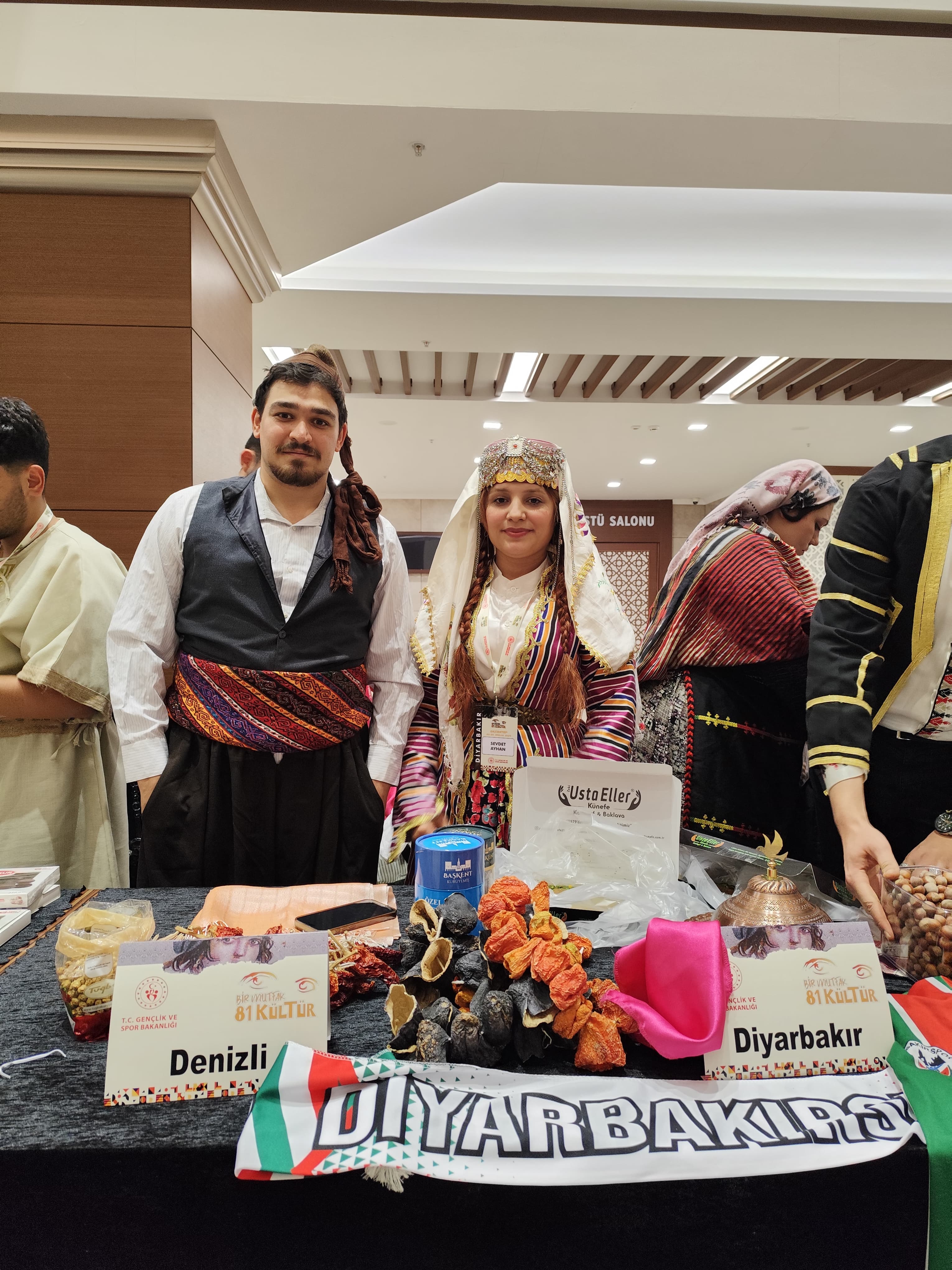 Diyarbakırlı gençler “1 Mutfak 81 Kültür” programında yer aldı - Görsel 1